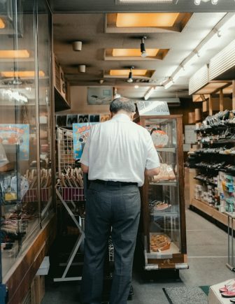 photo-1759300632970-b4f0f62c7eb5